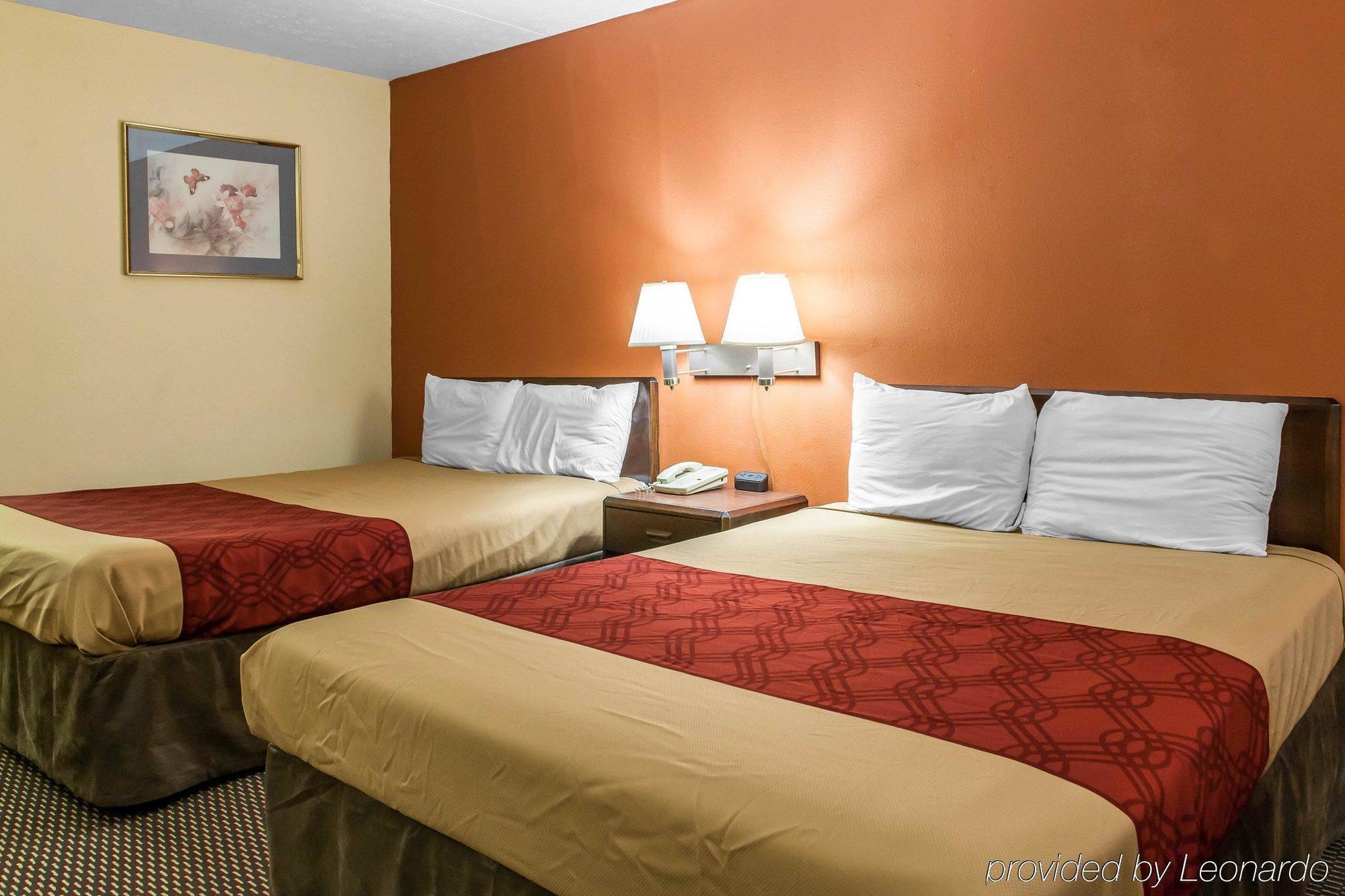 Econo Lodge Seymour Exterior photo