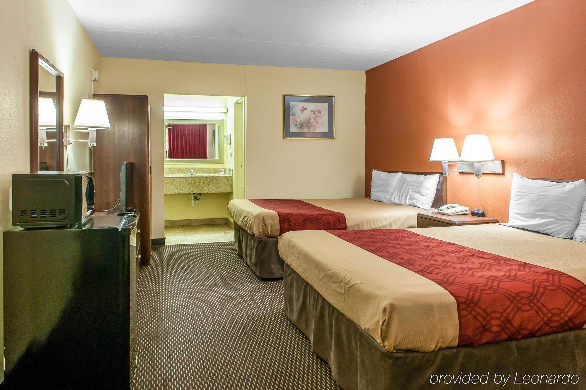 Econo Lodge Seymour Exterior photo